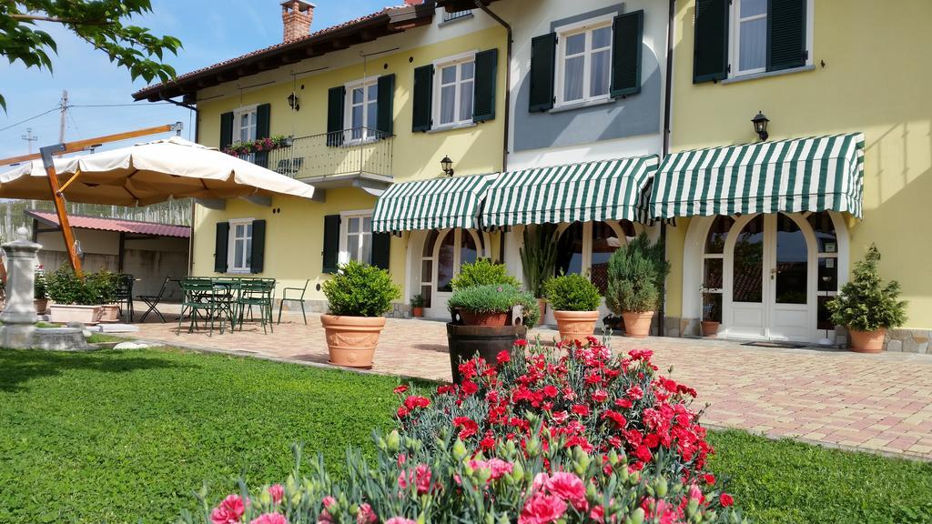 Agriturismo Cascina Rabalot Diano d'Alba Exterior photo
