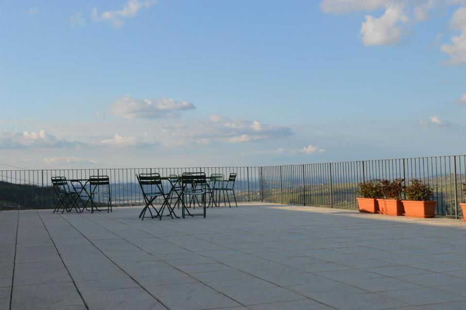 Agriturismo Cascina Rabalot Diano d'Alba Exterior photo